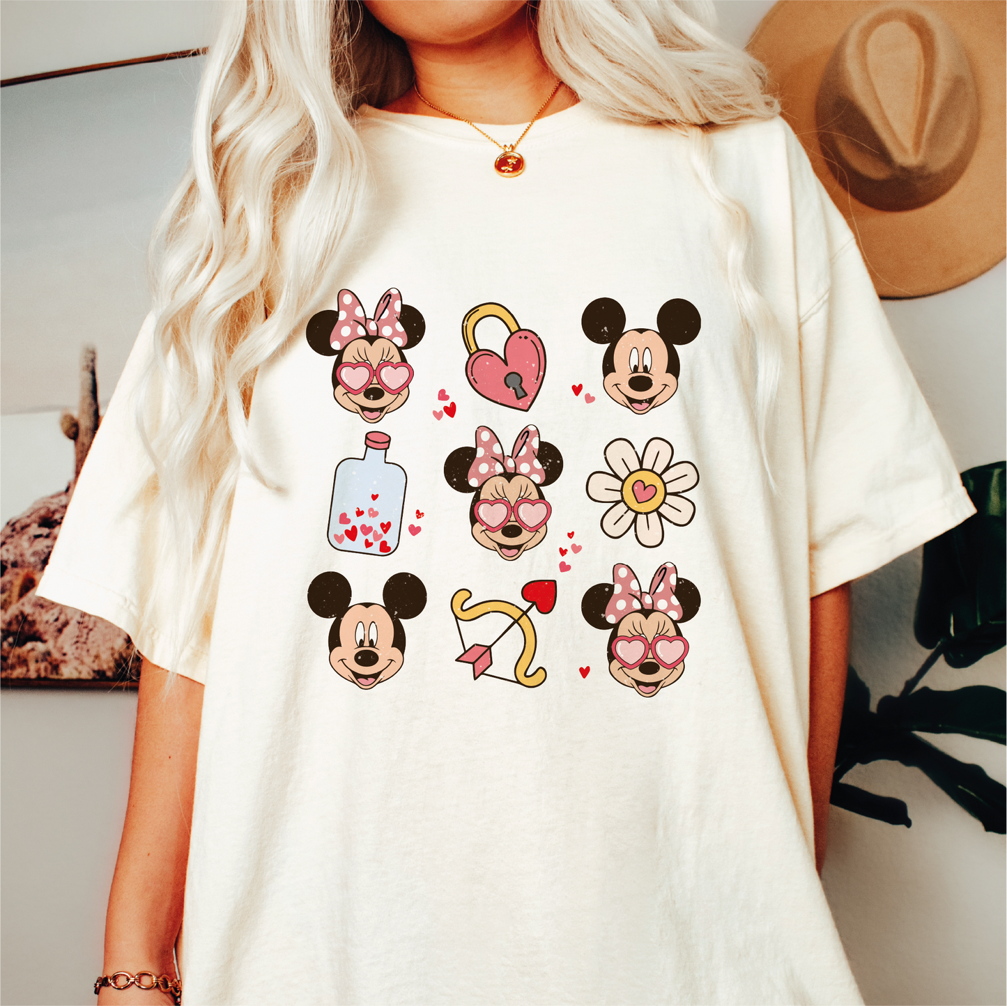 Valentines Mouse Doodles PNG SVG | Magical Valentine Sublimation | Retro T shirt Design